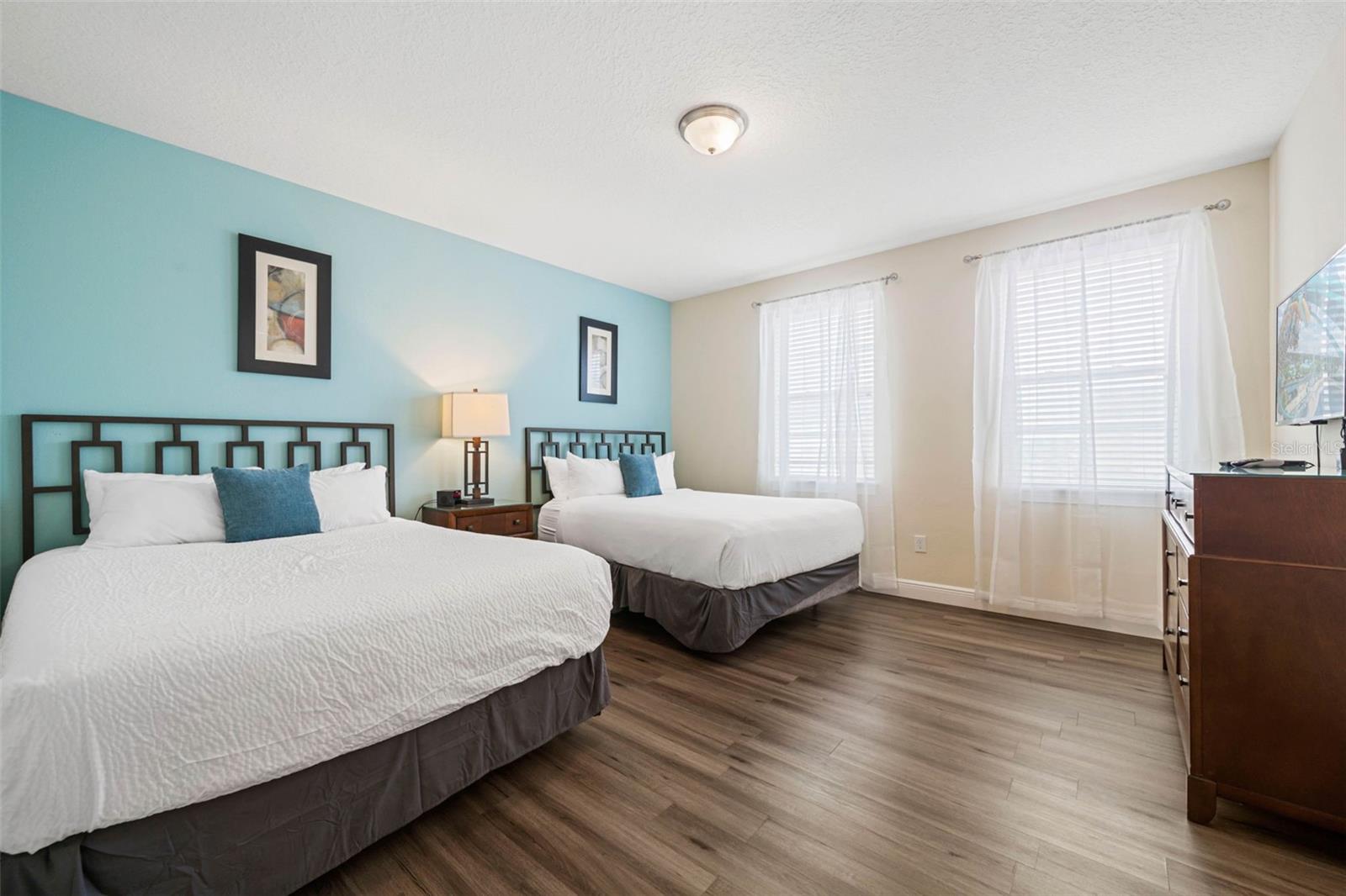 REUNION WEST PH 1 WEST & AMENT CTR RPLT - Residential Lease