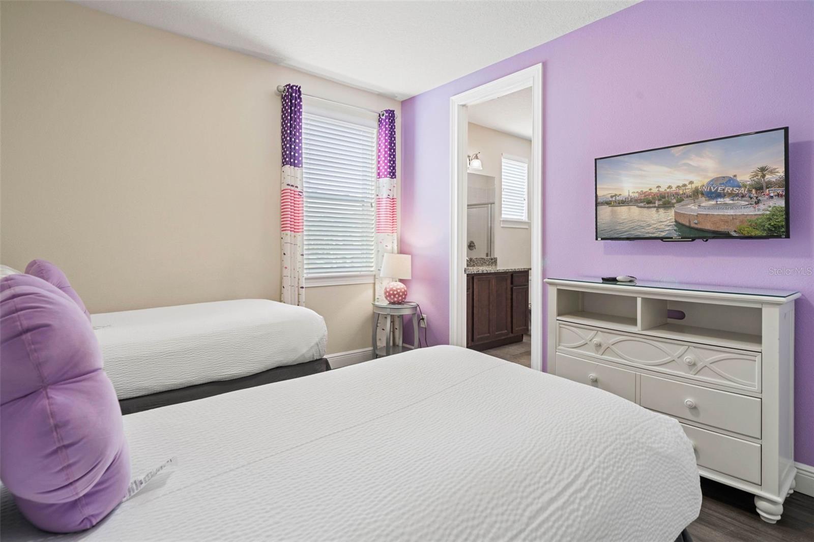 REUNION WEST PH 1 WEST & AMENT CTR RPLT - Residential Lease