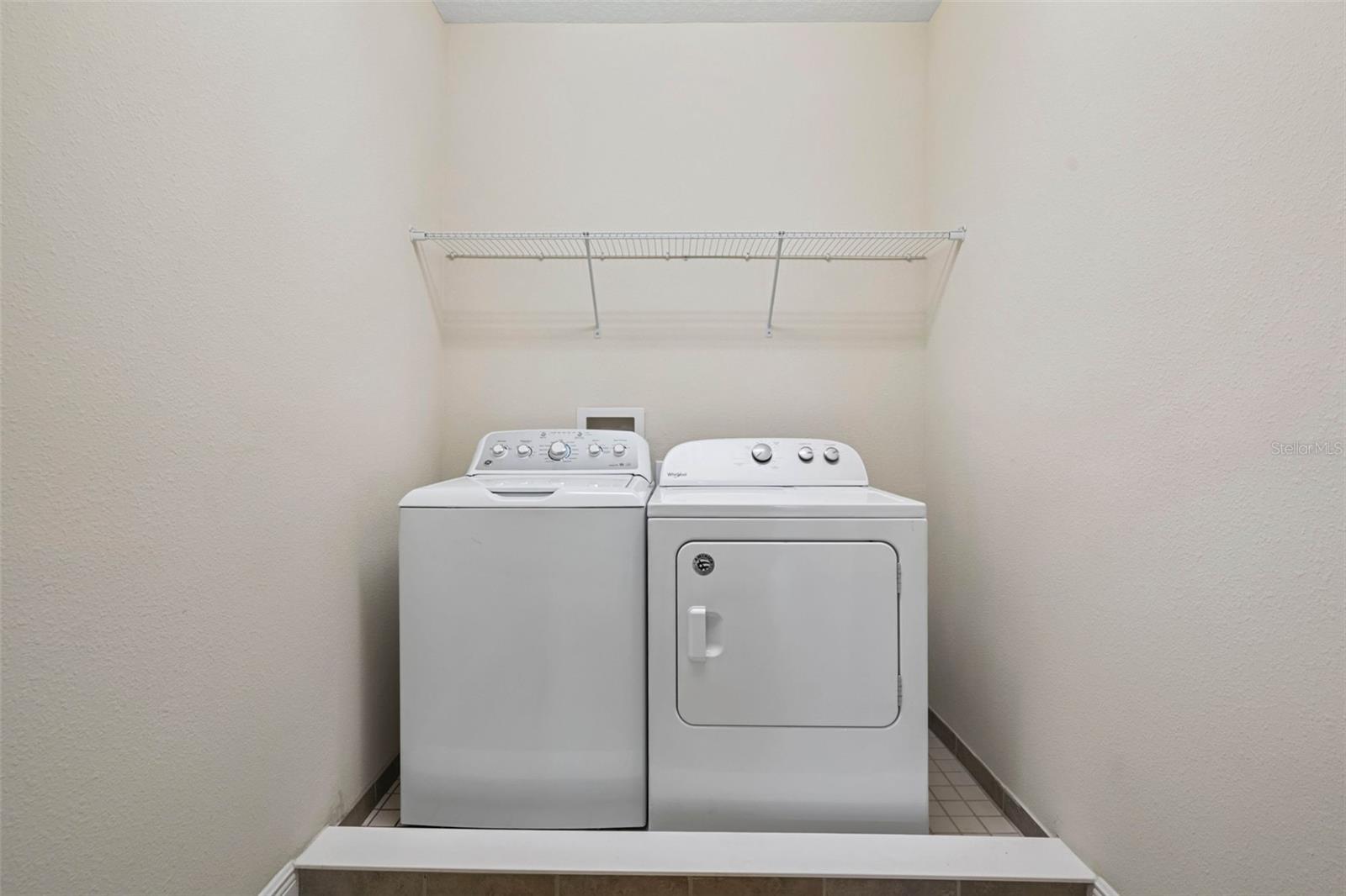 REUNION WEST PH 1 WEST & AMENT CTR RPLT - Residential Lease