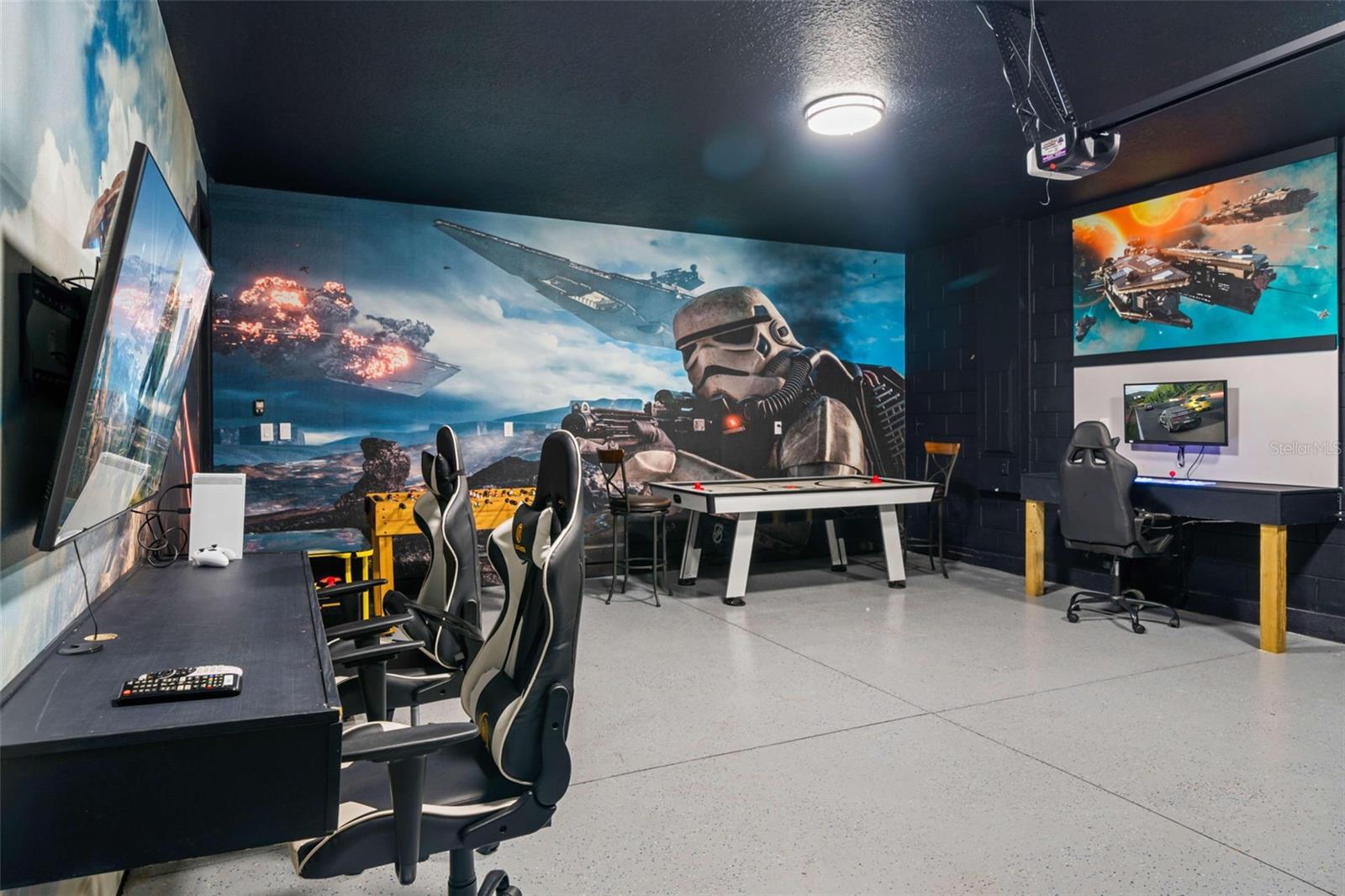 REUNION WEST PH 1 WEST & AMENT CTR RPLT - Residential Lease