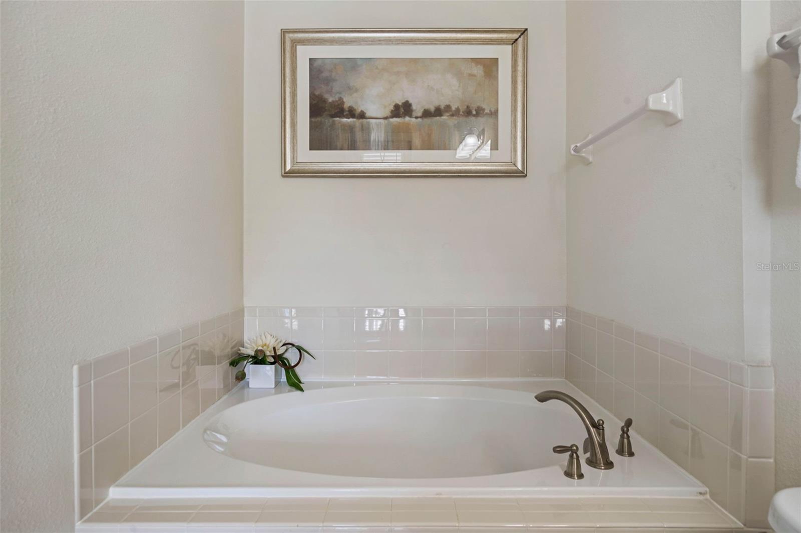 REUNION WEST PH 1 WEST & AMENT CTR RPLT - Residential Lease