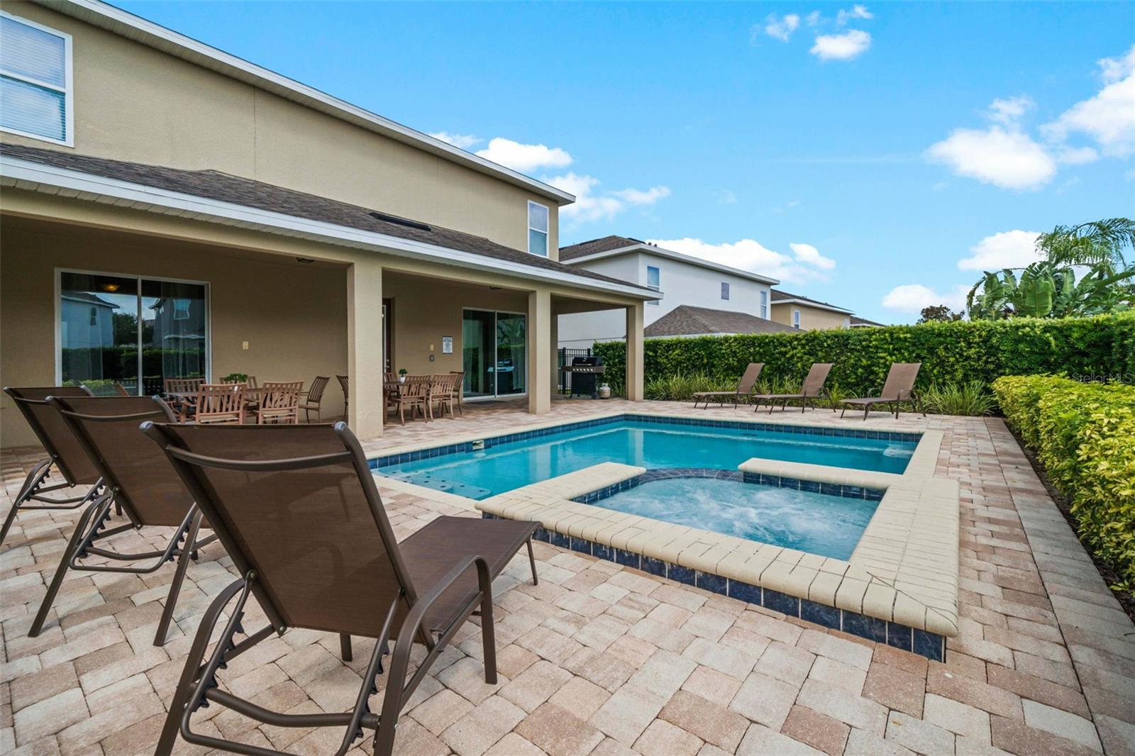 REUNION WEST PH 1 WEST & AMENT CTR RPLT - Residential Lease