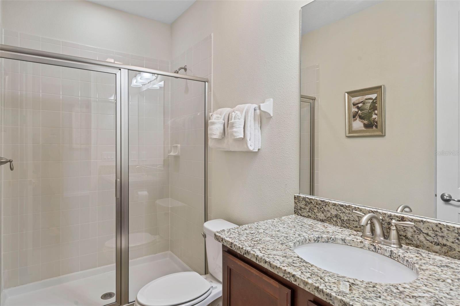 REUNION WEST PH 1 WEST & AMENT CTR RPLT - Residential Lease