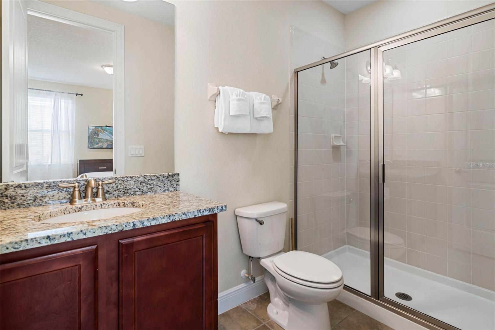 REUNION WEST PH 1 WEST & AMENT CTR RPLT - Residential Lease