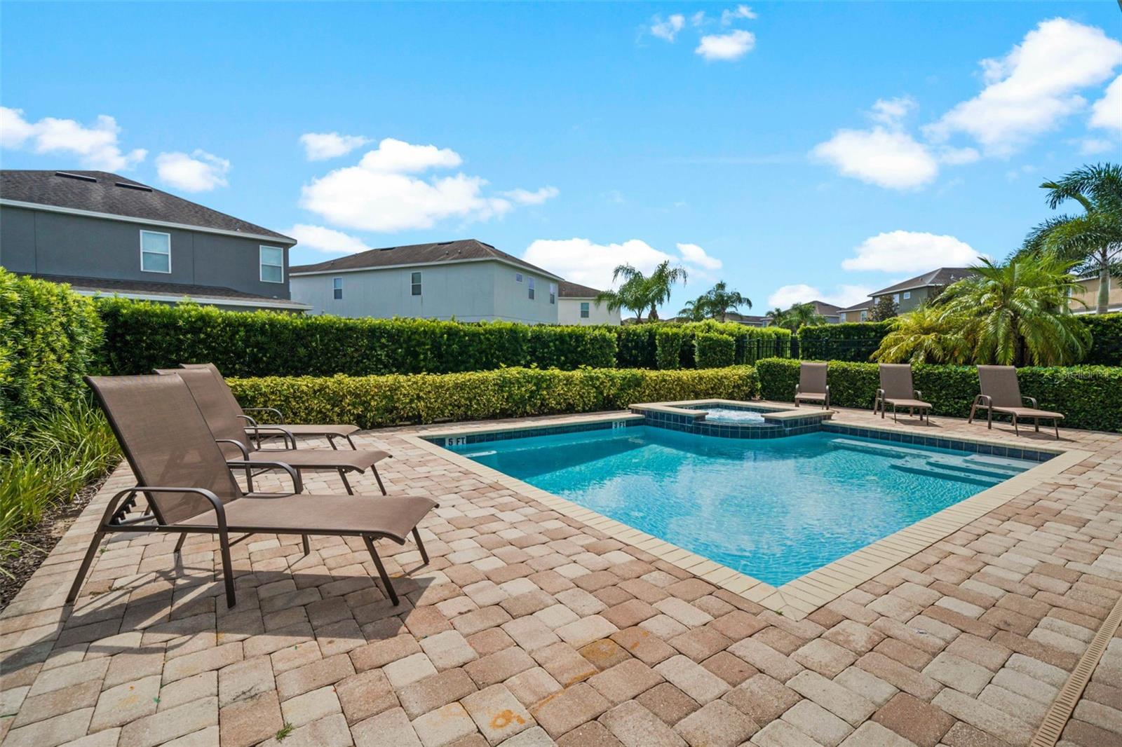 REUNION WEST PH 1 WEST & AMENT CTR RPLT - Residential Lease