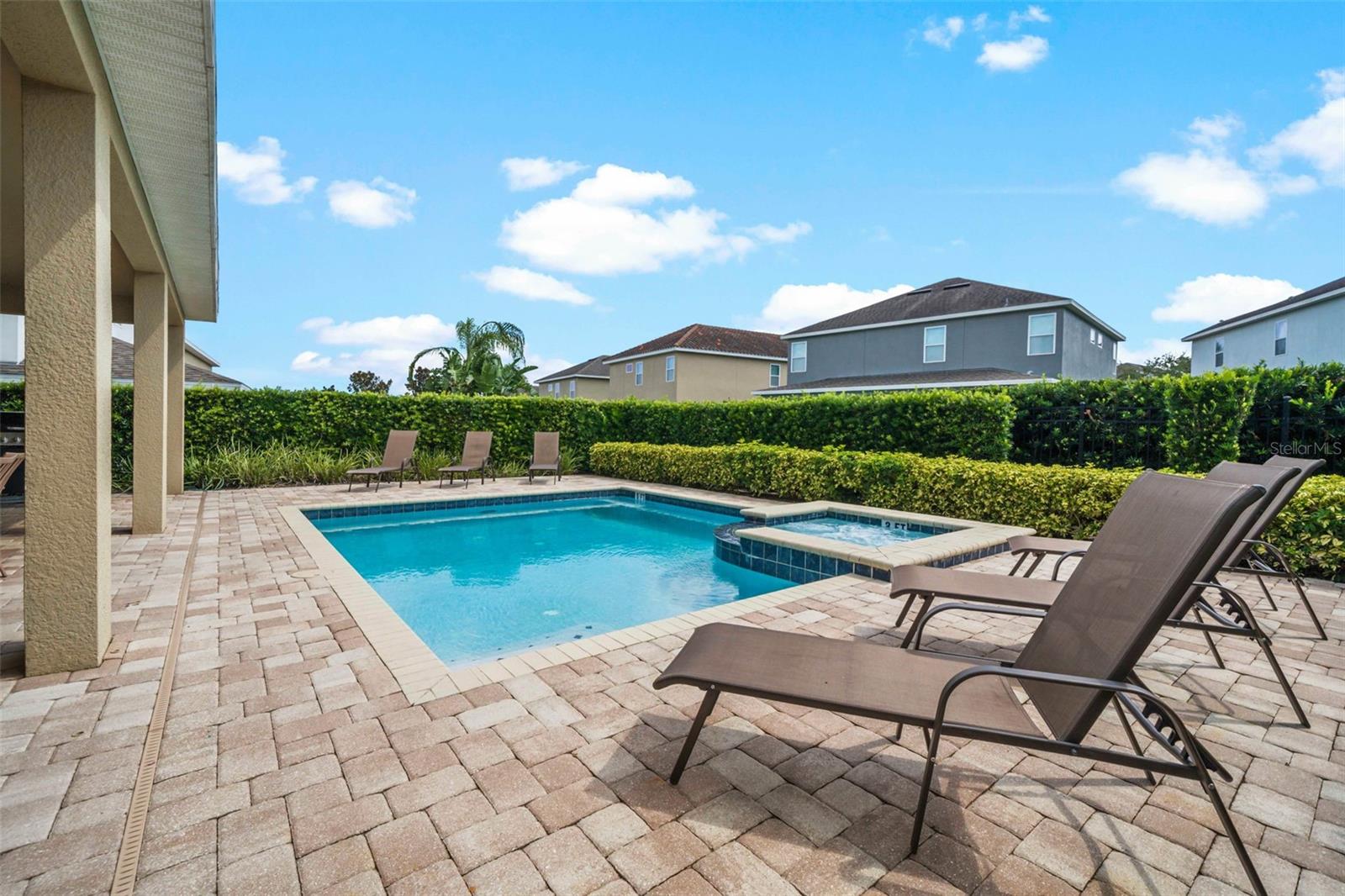 REUNION WEST PH 1 WEST & AMENT CTR RPLT - Residential Lease