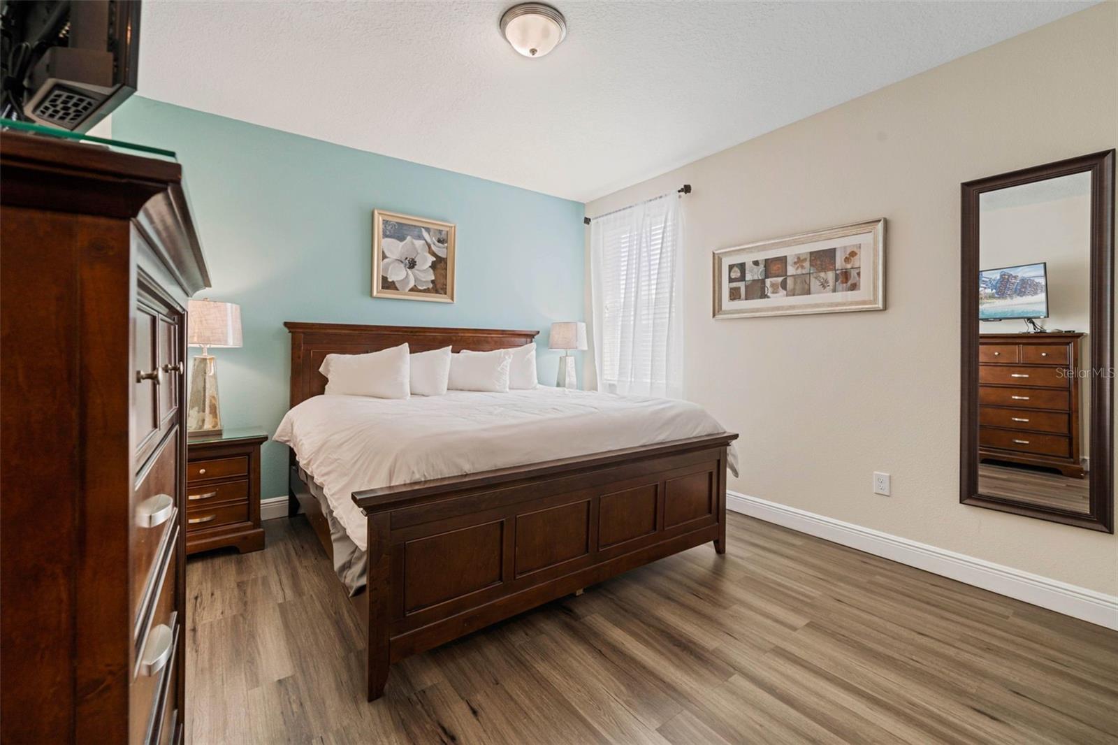 REUNION WEST PH 1 WEST & AMENT CTR RPLT - Residential Lease