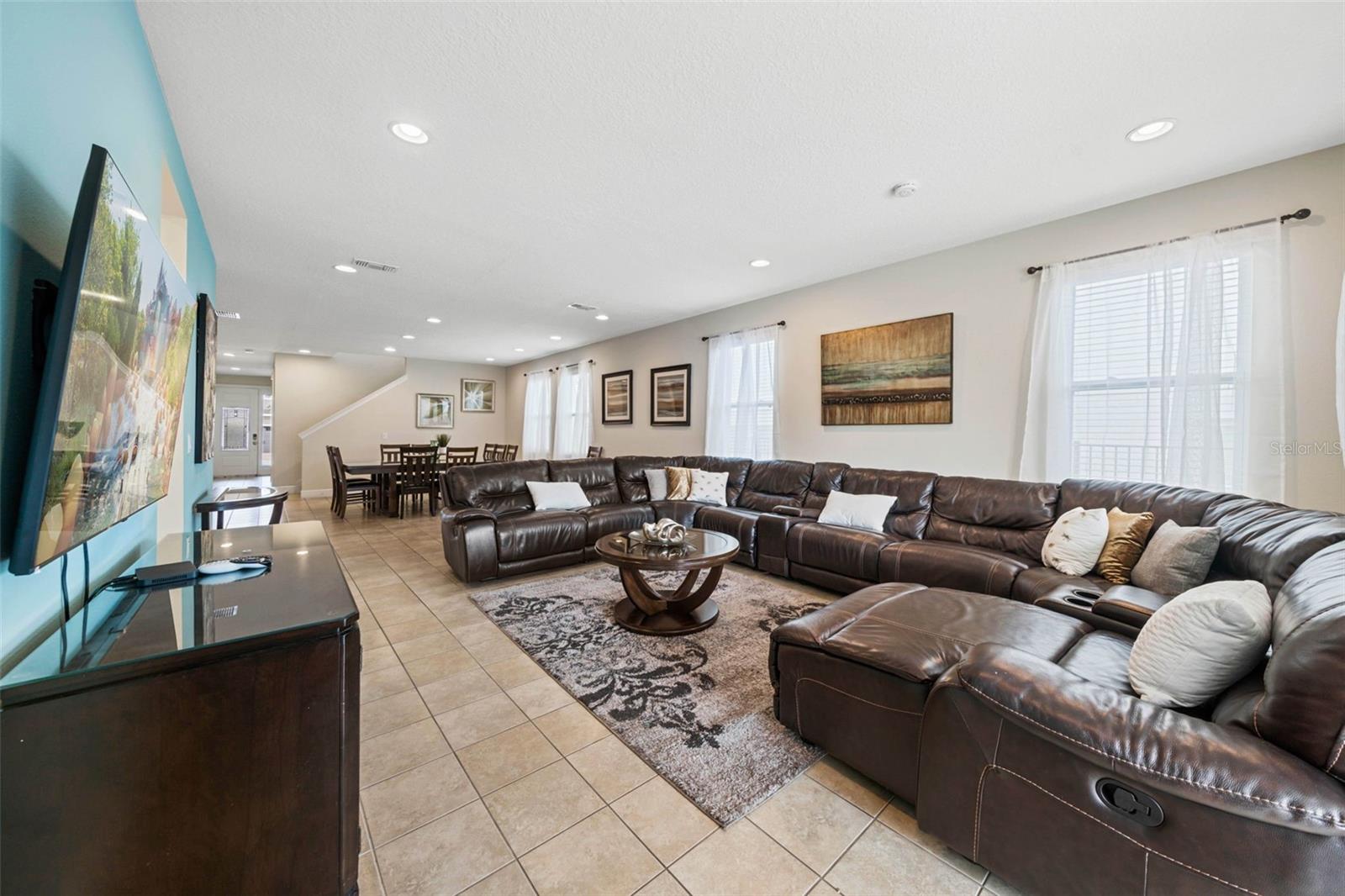 REUNION WEST PH 1 WEST & AMENT CTR RPLT - Residential Lease