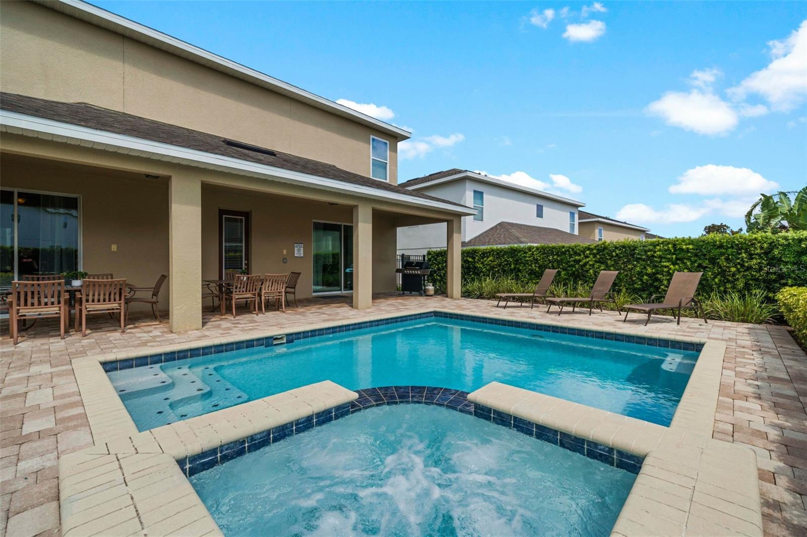 REUNION WEST PH 1 WEST & AMENT CTR RPLT - Residential Lease