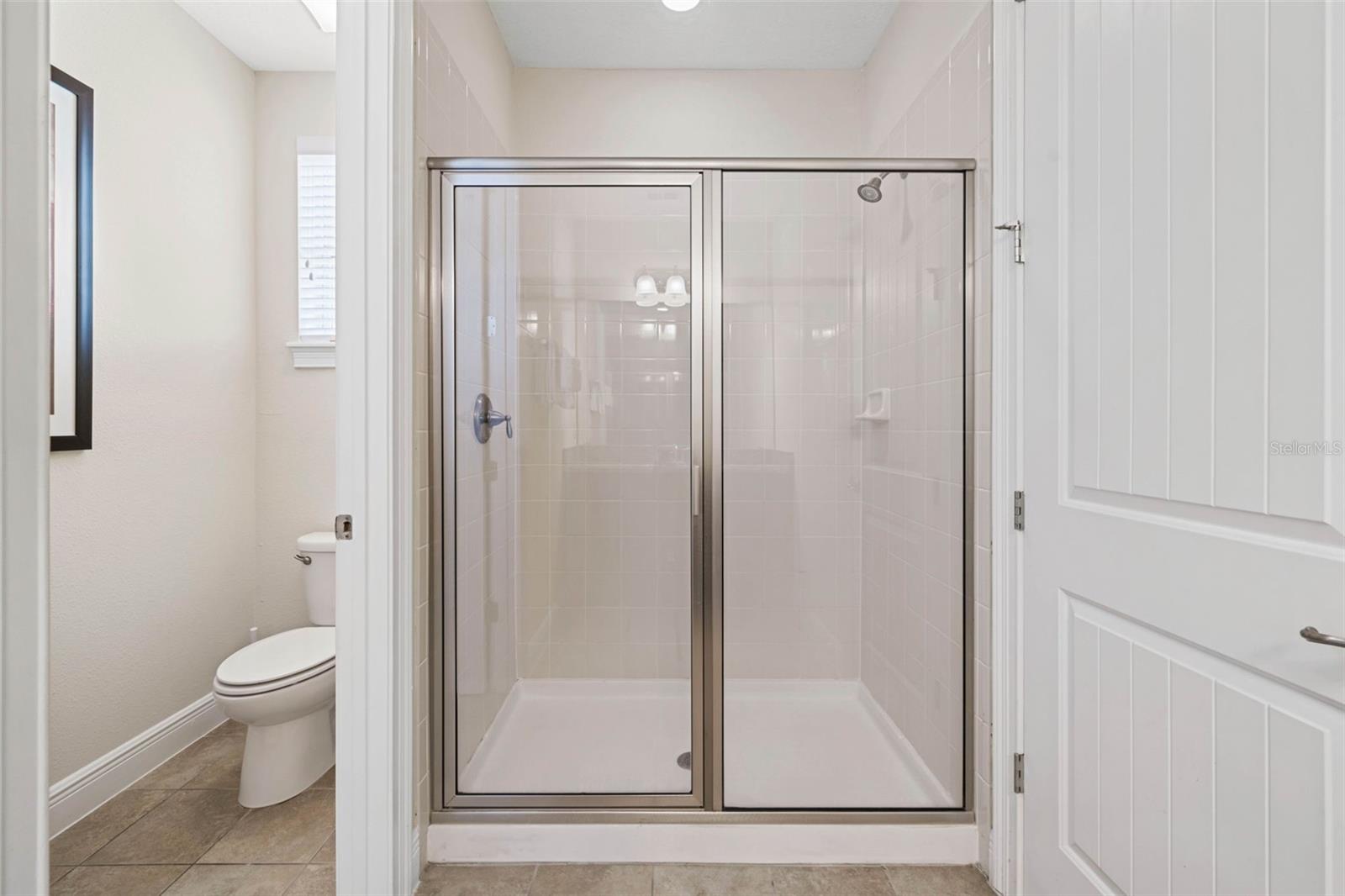 REUNION WEST PH 1 WEST & AMENT CTR RPLT - Residential Lease