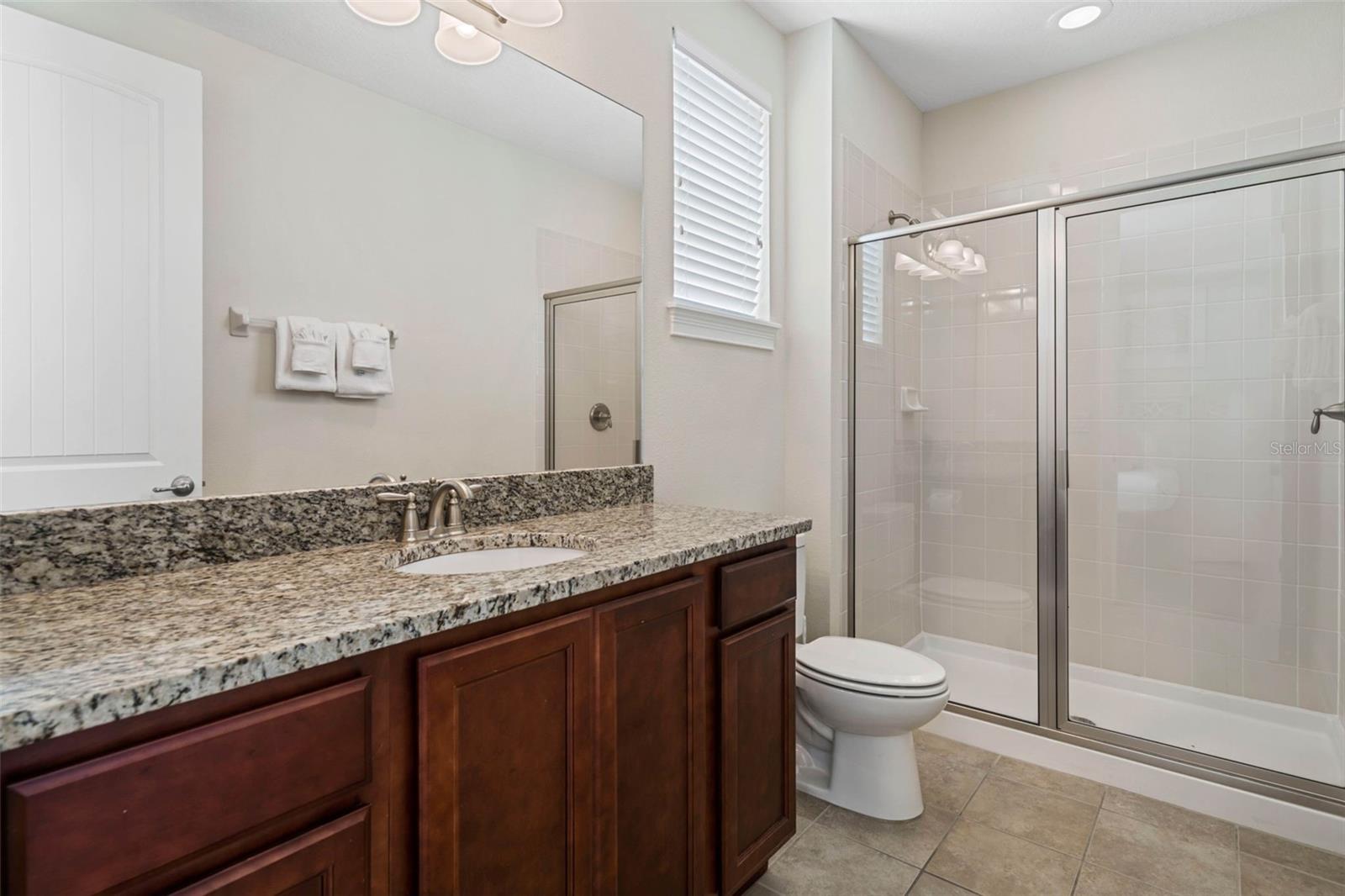 REUNION WEST PH 1 WEST & AMENT CTR RPLT - Residential Lease