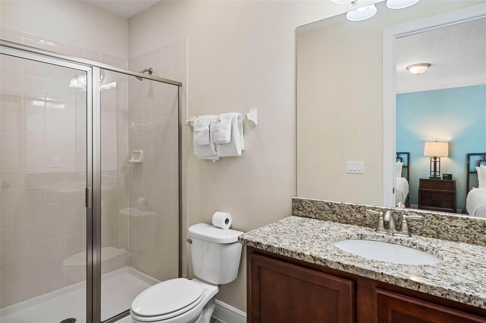 REUNION WEST PH 1 WEST & AMENT CTR RPLT - Residential Lease