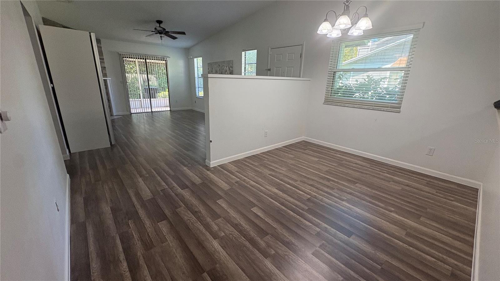 CARROLLWOOD OAKS - Residential