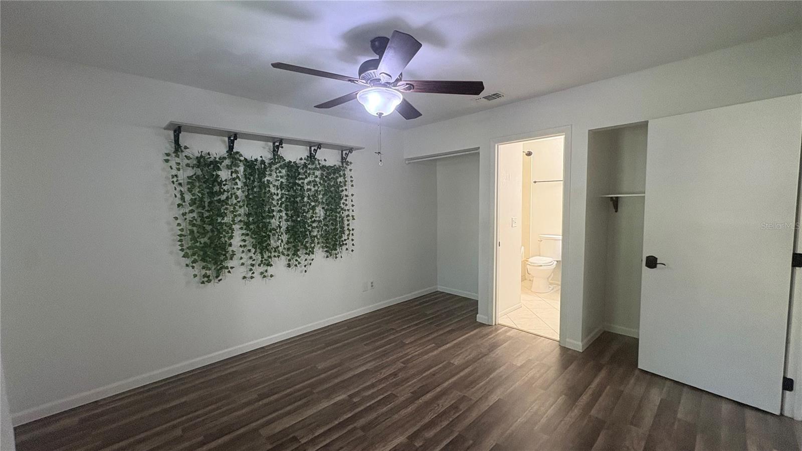 CARROLLWOOD OAKS - Residential