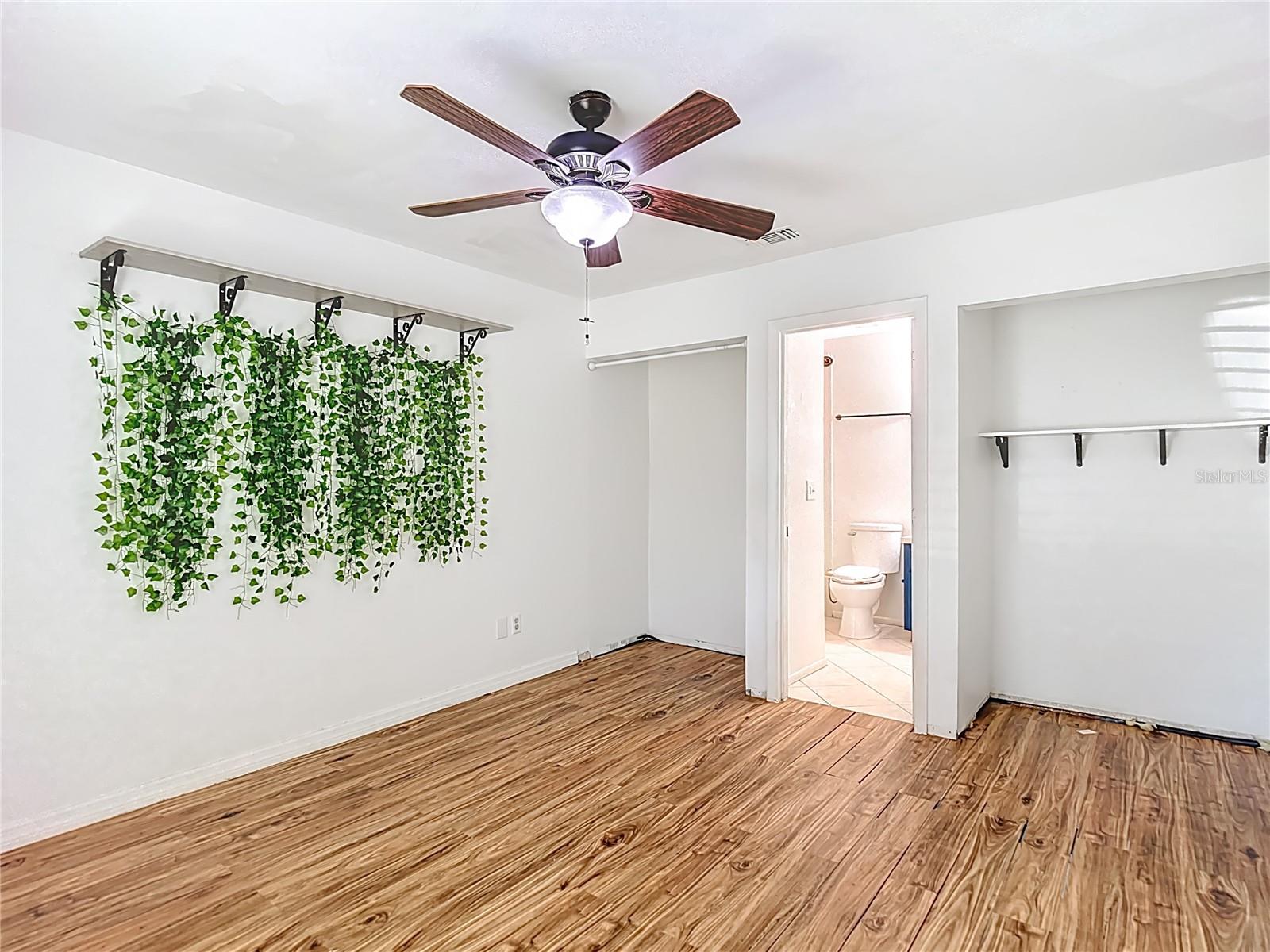 CARROLLWOOD OAKS - Residential