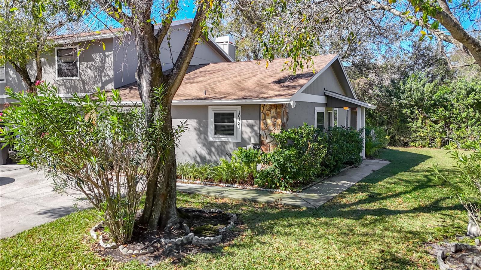 CARROLLWOOD OAKS - Residential