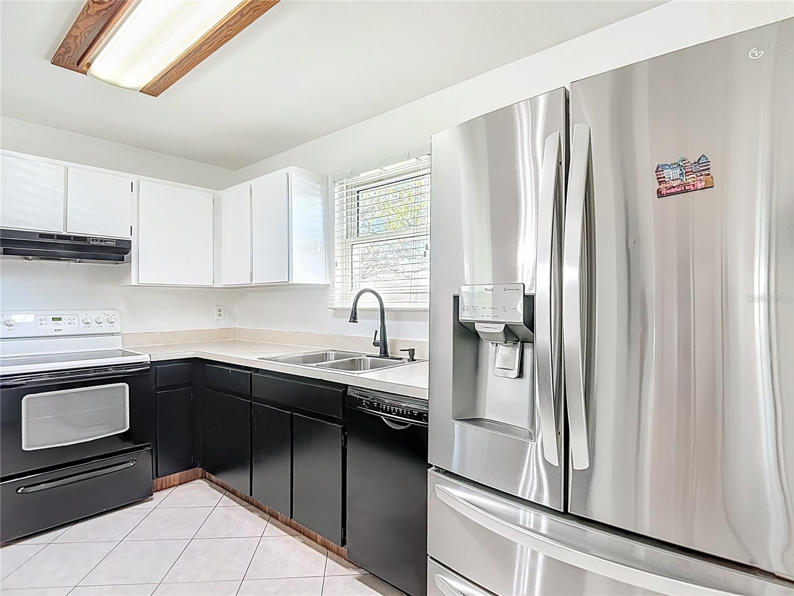 CARROLLWOOD OAKS - Residential