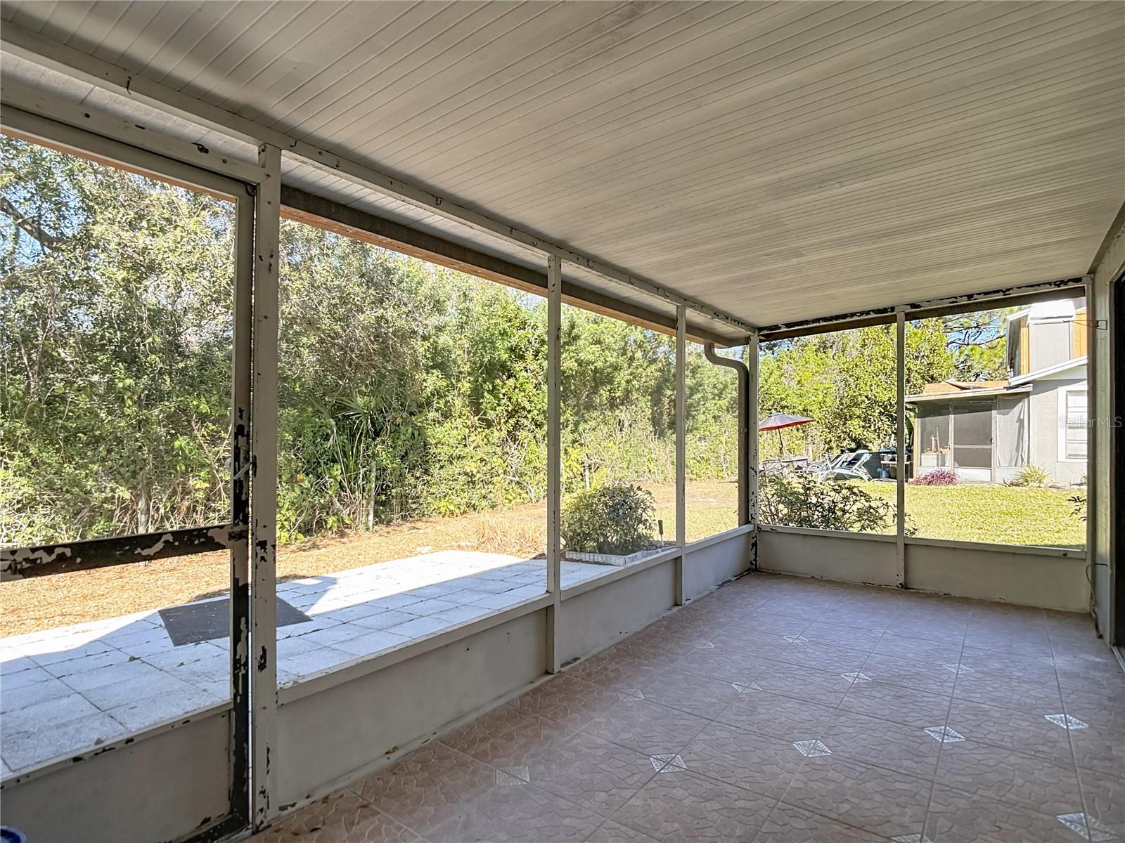 CARROLLWOOD OAKS - Residential