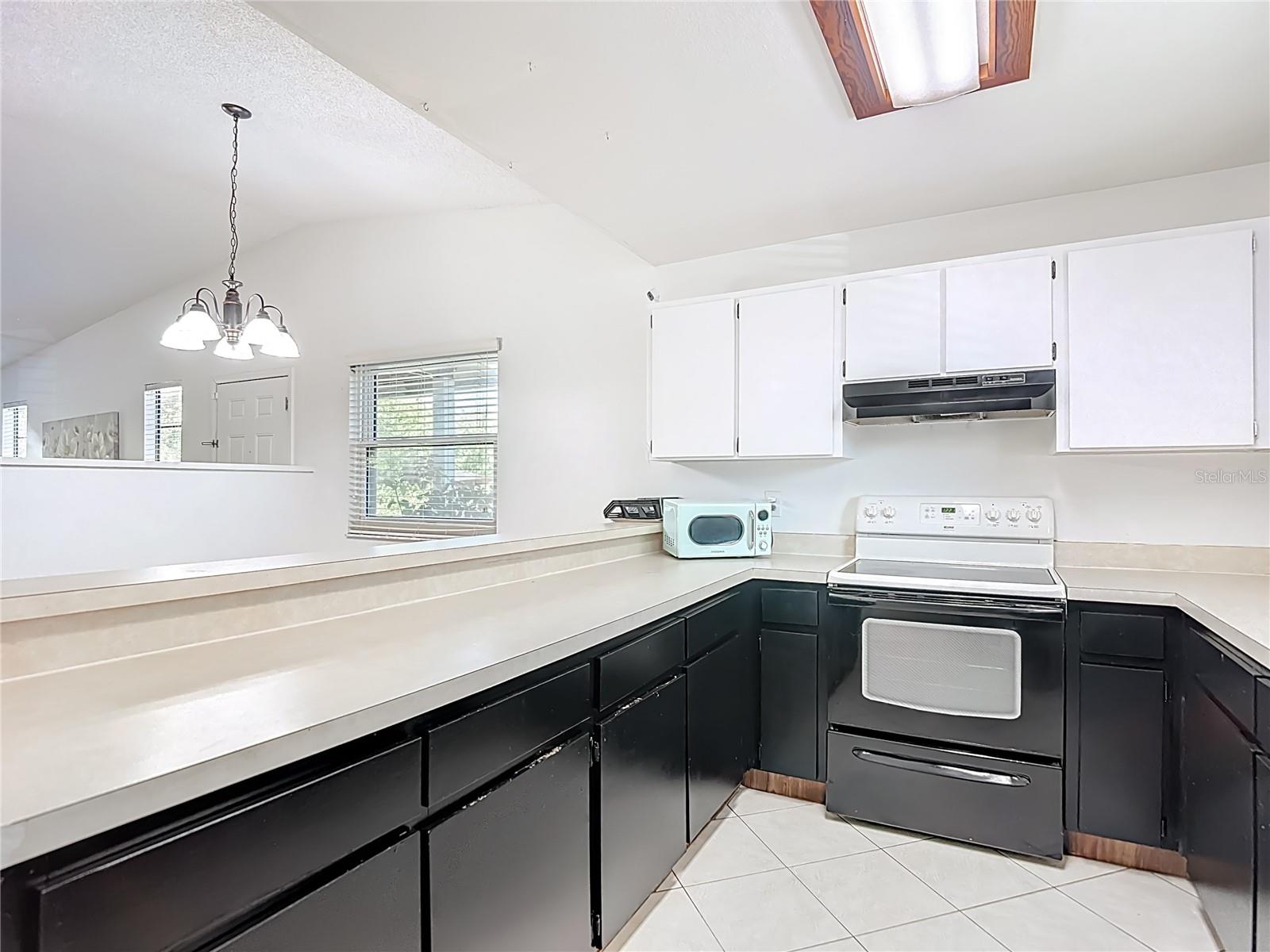 CARROLLWOOD OAKS - Residential