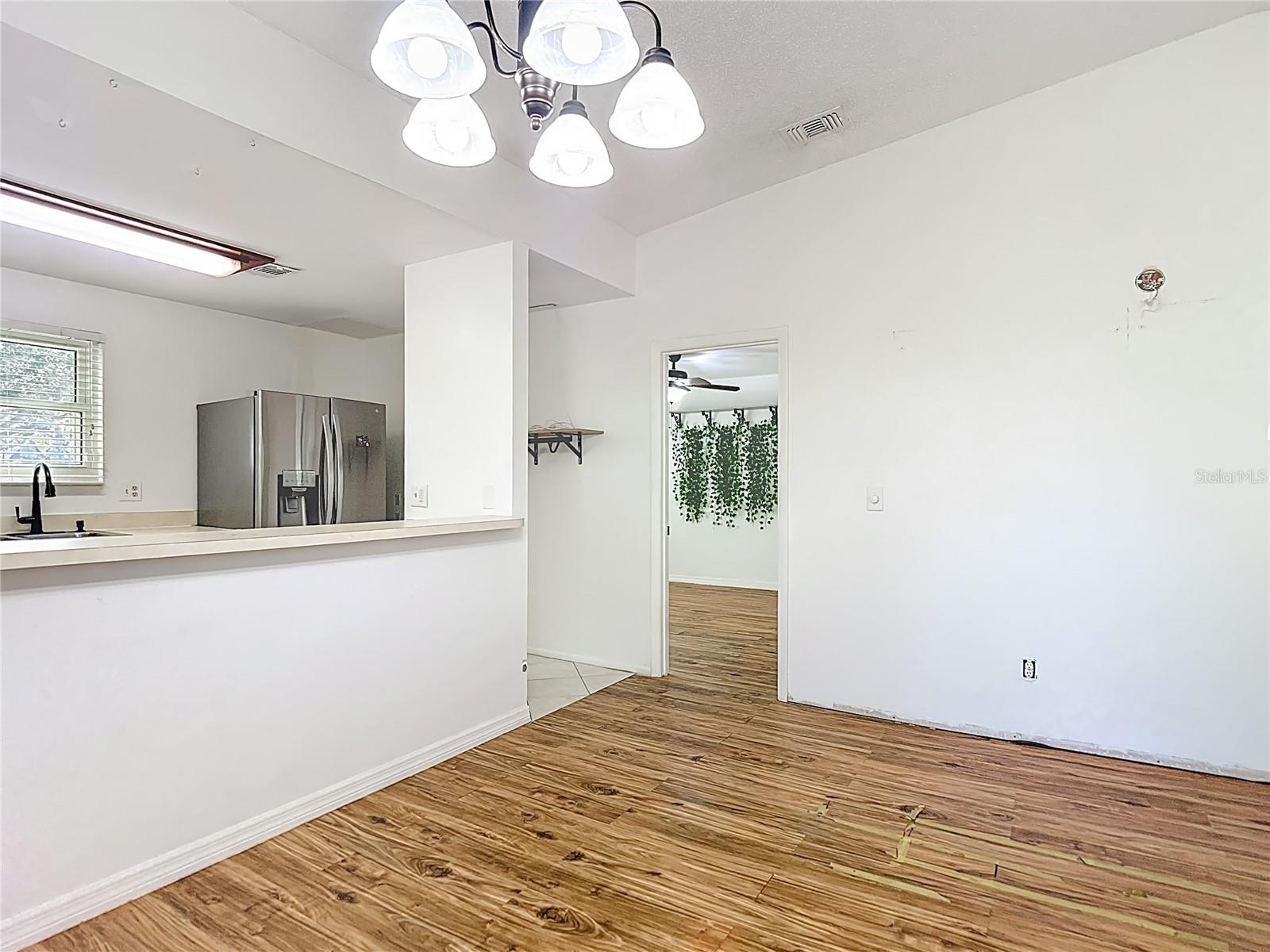 CARROLLWOOD OAKS - Residential