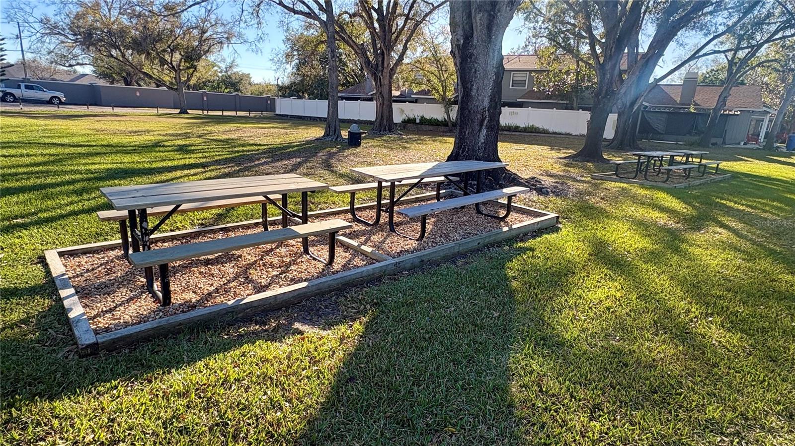 CARROLLWOOD OAKS - Residential