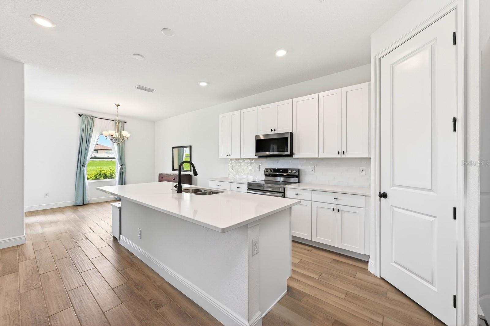 1369 STERLING POINTE DRIVE