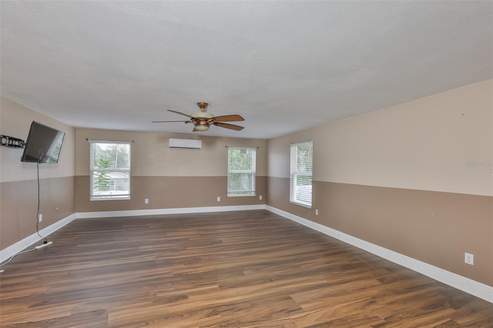 FOUR WINDS ESTATES UNIT 3 - Residential