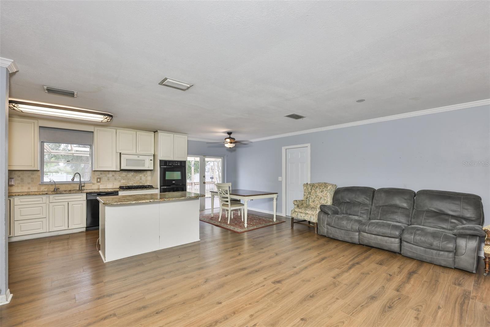 FOUR WINDS ESTATES UNIT 3 - Residential