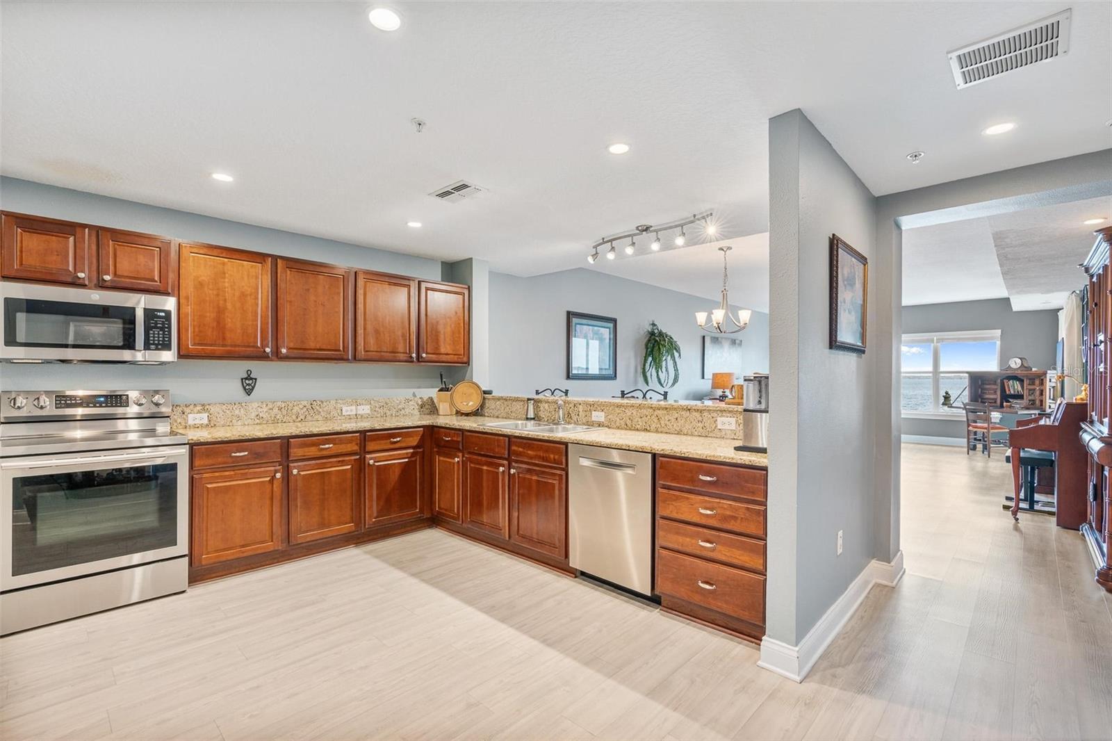 GATEWAY AT RIVERWALK A CONDO THIRD AMENDMENT - Residential