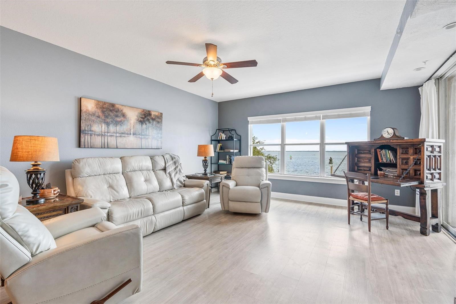 GATEWAY AT RIVERWALK A CONDO THIRD AMENDMENT - Residential