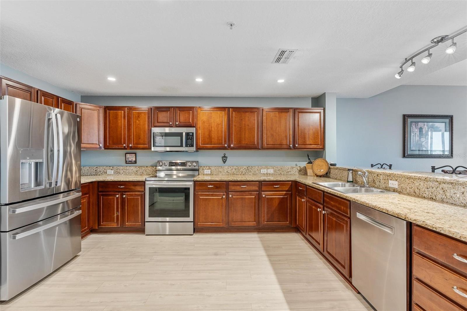 GATEWAY AT RIVERWALK A CONDO THIRD AMENDMENT - Residential