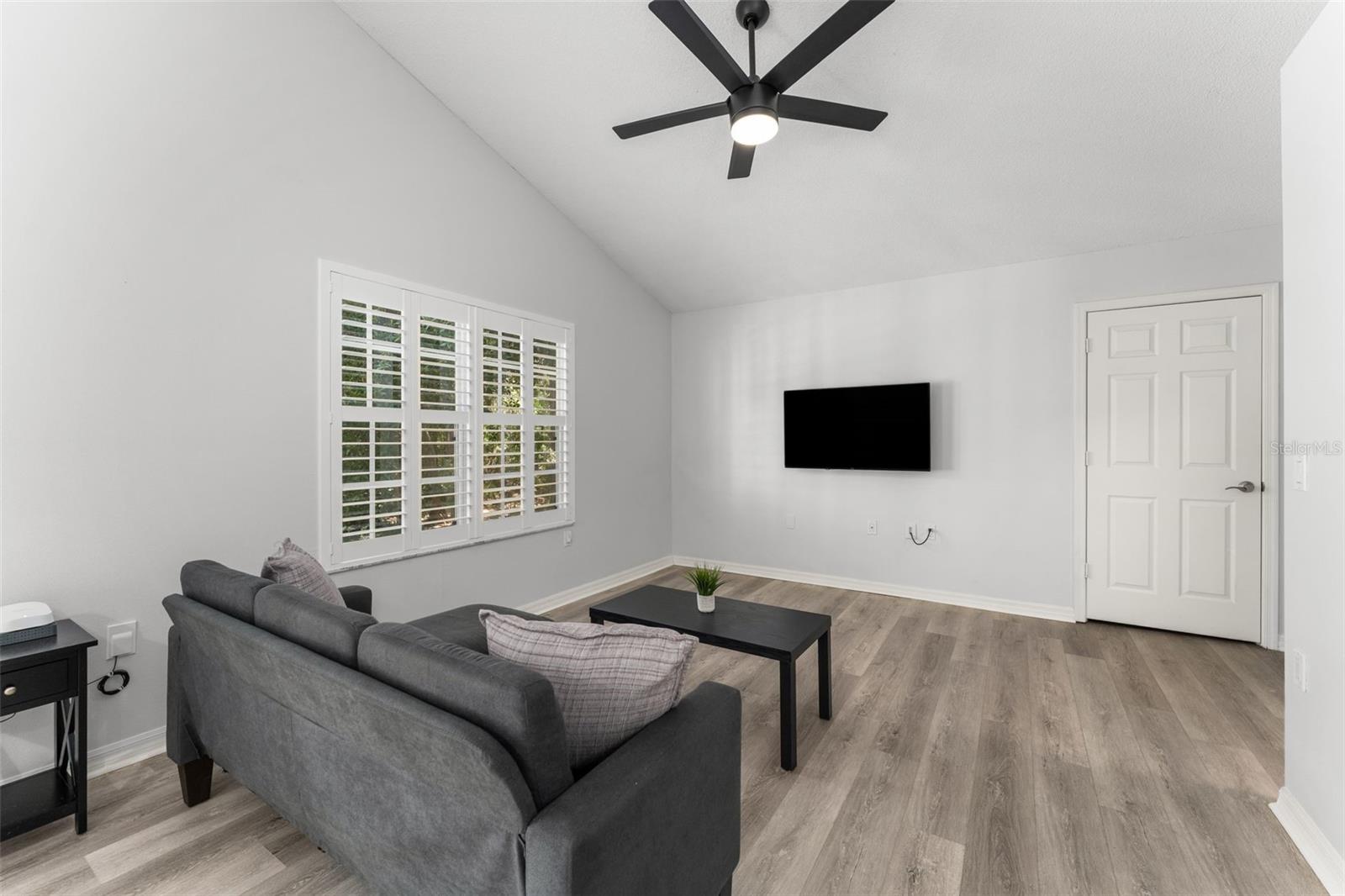 THE LINKS - Residential