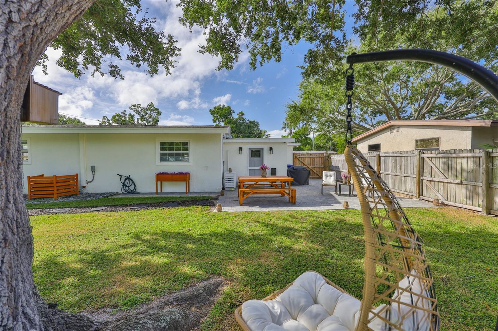 GANDY GARDENS 1 - Residential