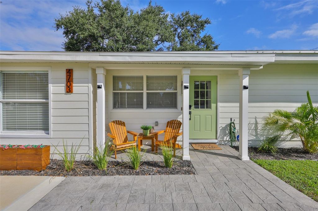 Photo of 4703 W Wallace Avenue, Tampa, FL 33611 (MLS # TB8435392)
