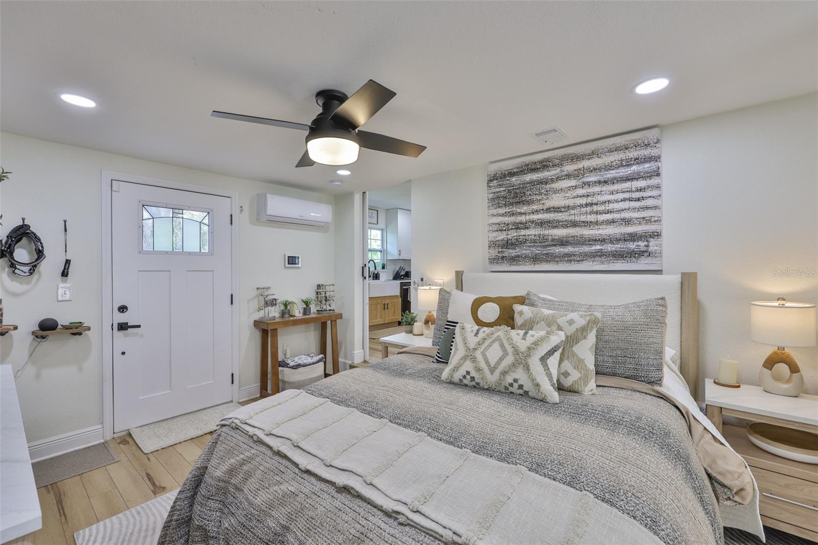 GANDY GARDENS 1 - Residential