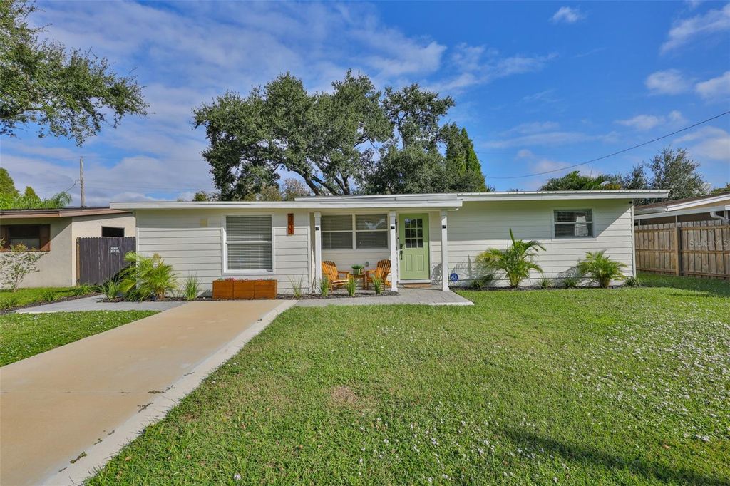 Photo of 4703 W Wallace Avenue, Tampa, FL 33611 (MLS # TB8435392)
