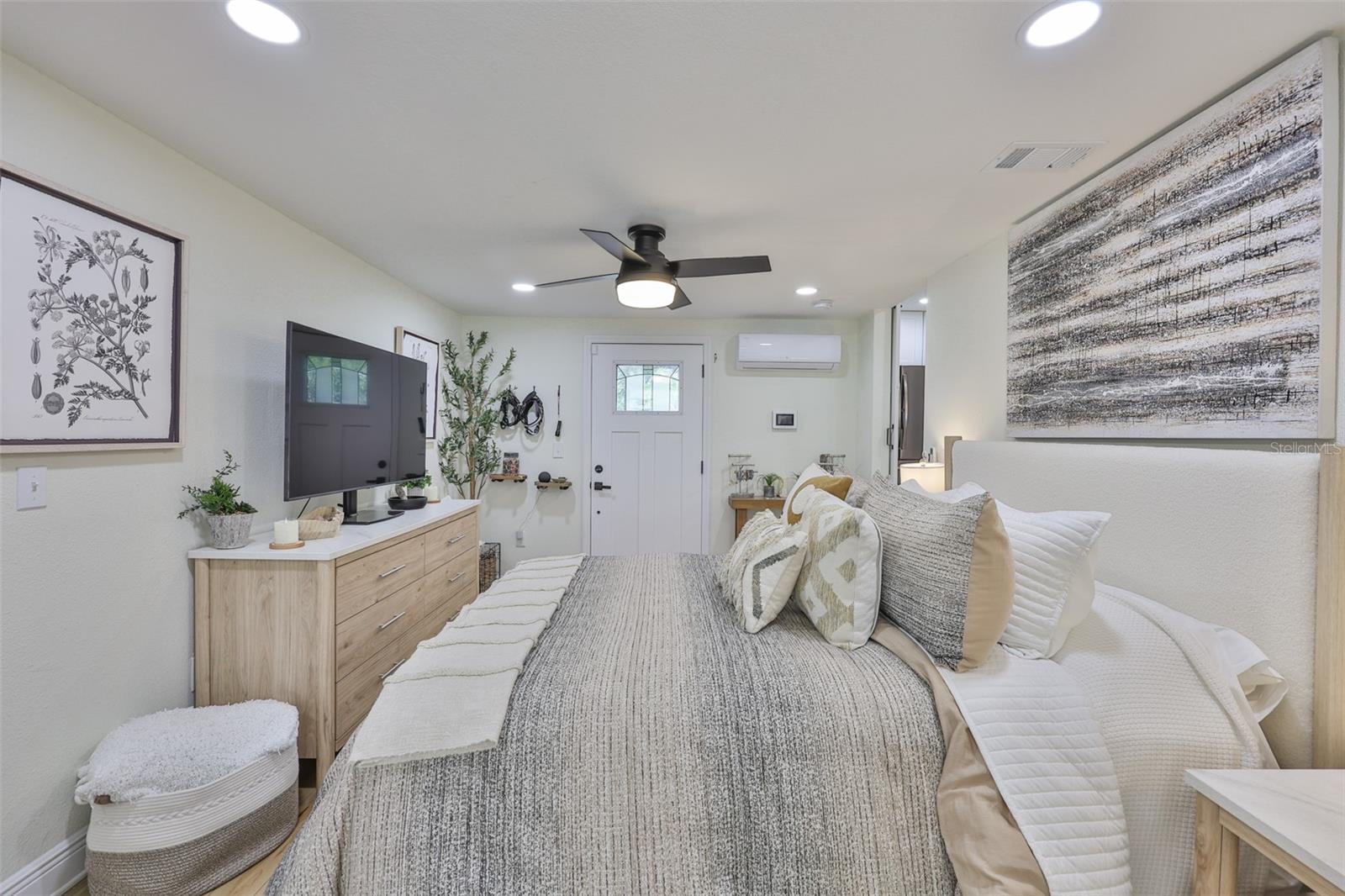 GANDY GARDENS 1 - Residential
