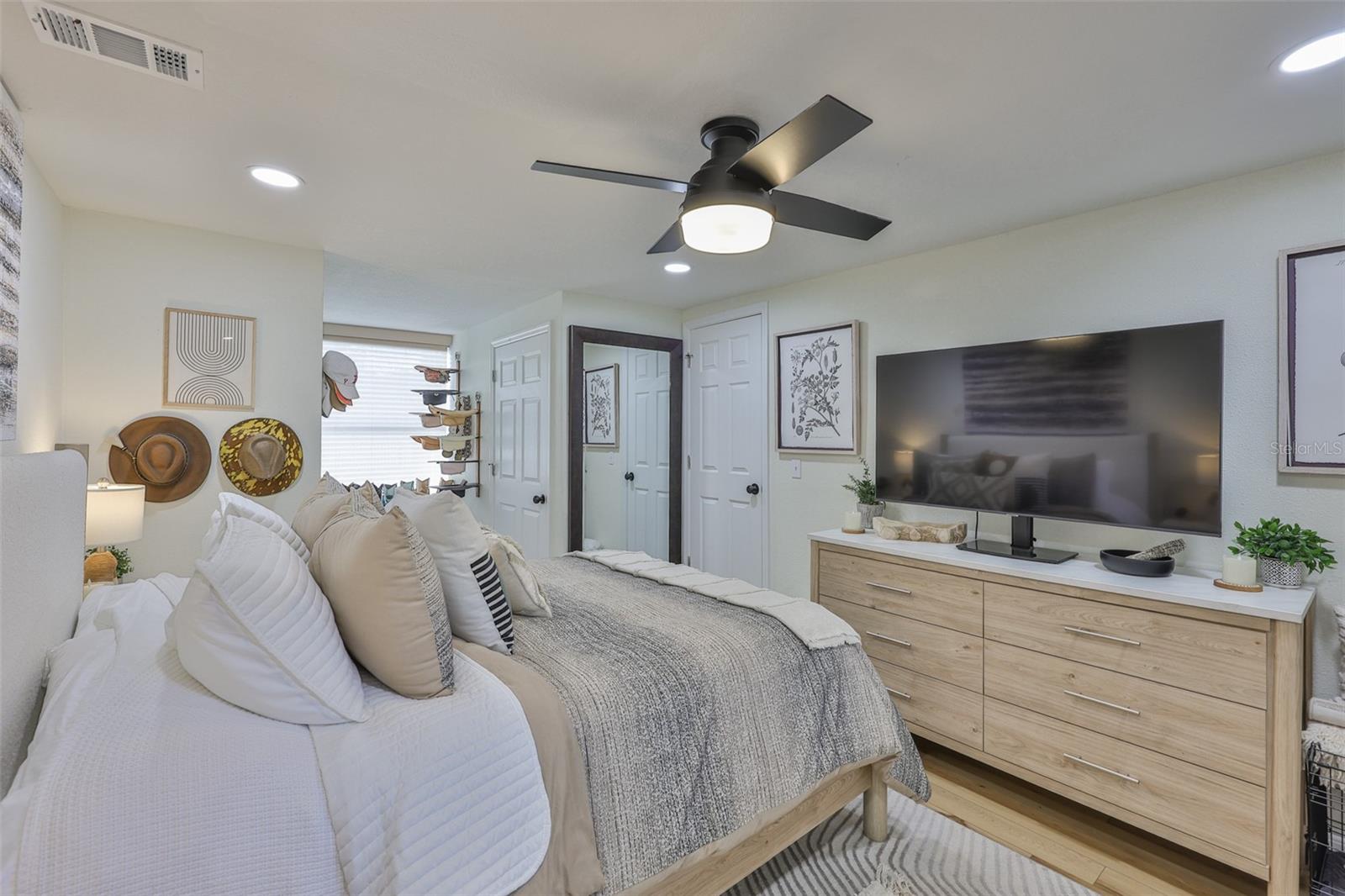 GANDY GARDENS 1 - Residential