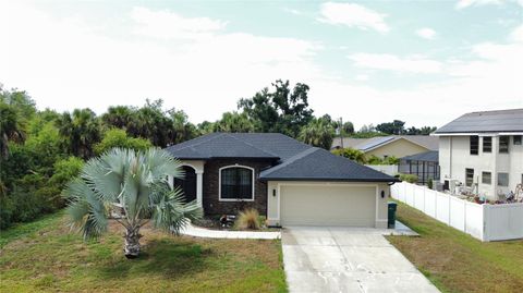 A home in PORT CHARLOTTE