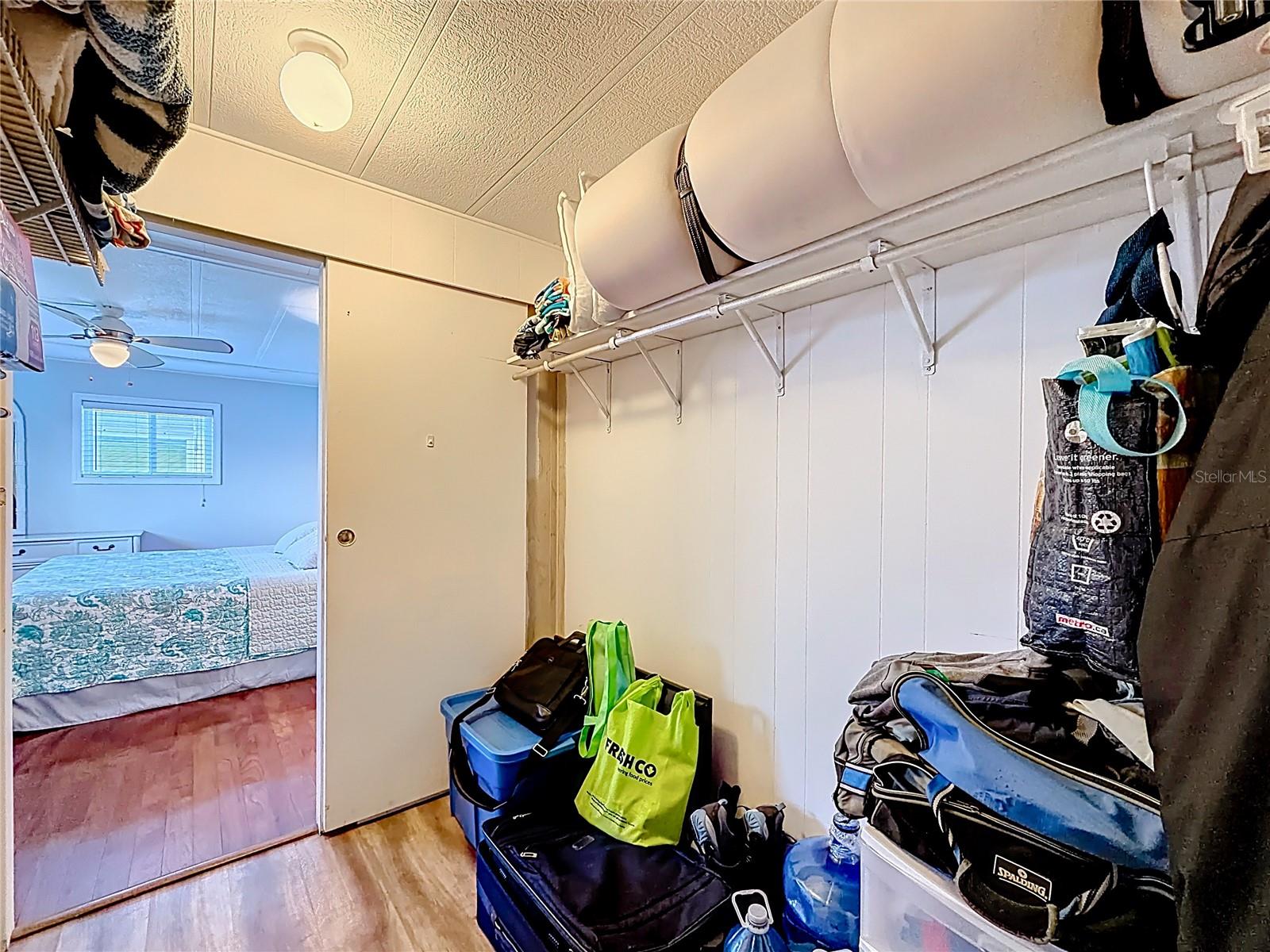 HOLIDAY SHORES MOBILE PARK UNREC - Residential