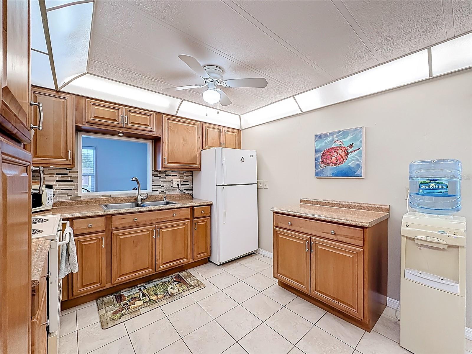 HOLIDAY SHORES MOBILE PARK UNREC - Residential