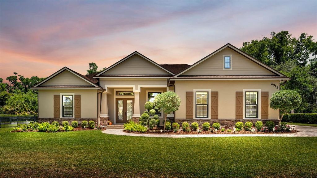 Photo of 2012 Benford Avenue, Lakeland, FL 33803 (MLS # L4961440)