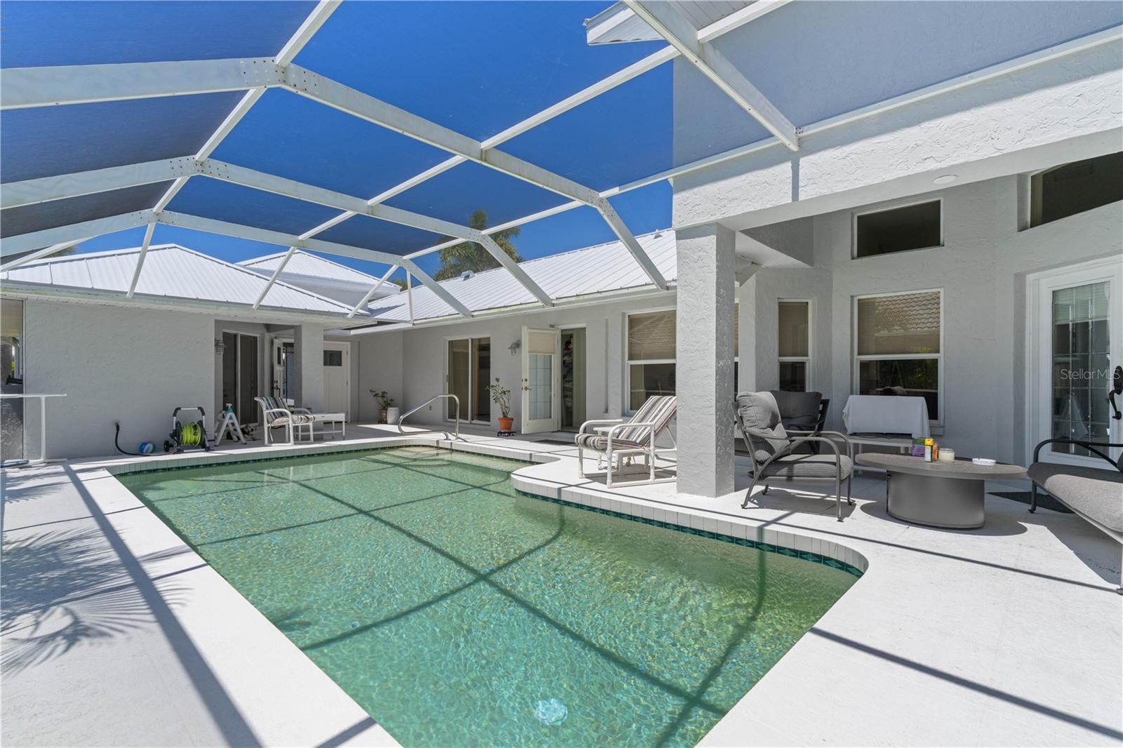 15 WINDWARD PLACE