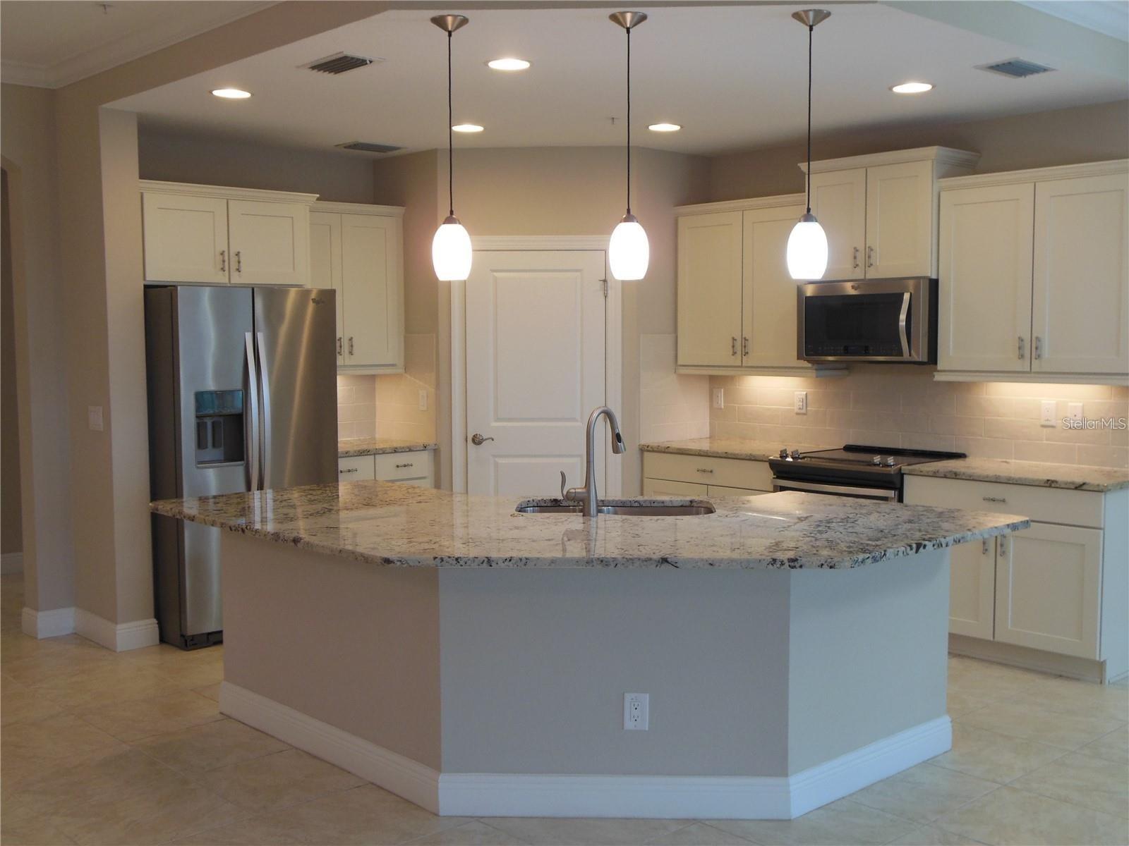 RIVERSIDE AT TIDEWATER PRESERVE 3RD AMD - Residential Lease