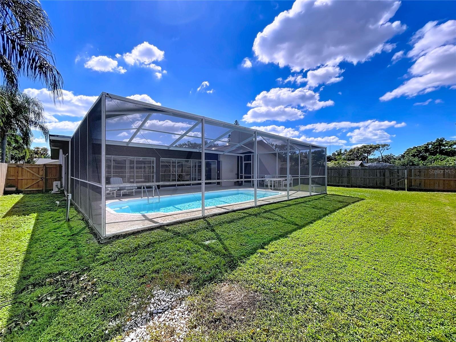 BARDMOOR GOLF VIEW ESTATE 4TH ADD - Residential