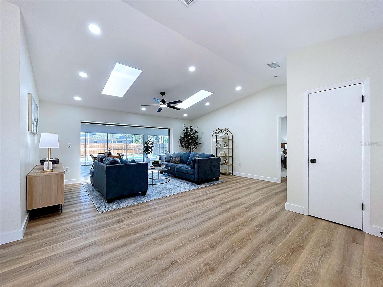 BARDMOOR GOLF VIEW ESTATE 4TH ADD - Residential