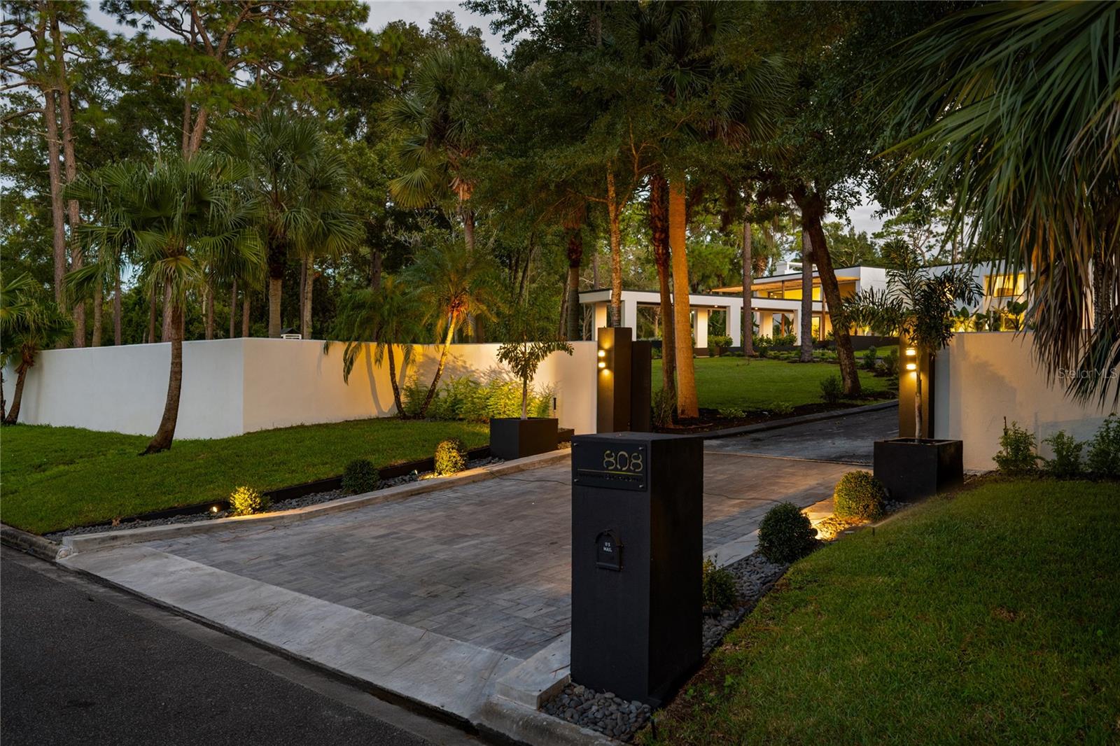 808 SWEETWATER CLUB BOULEVARD