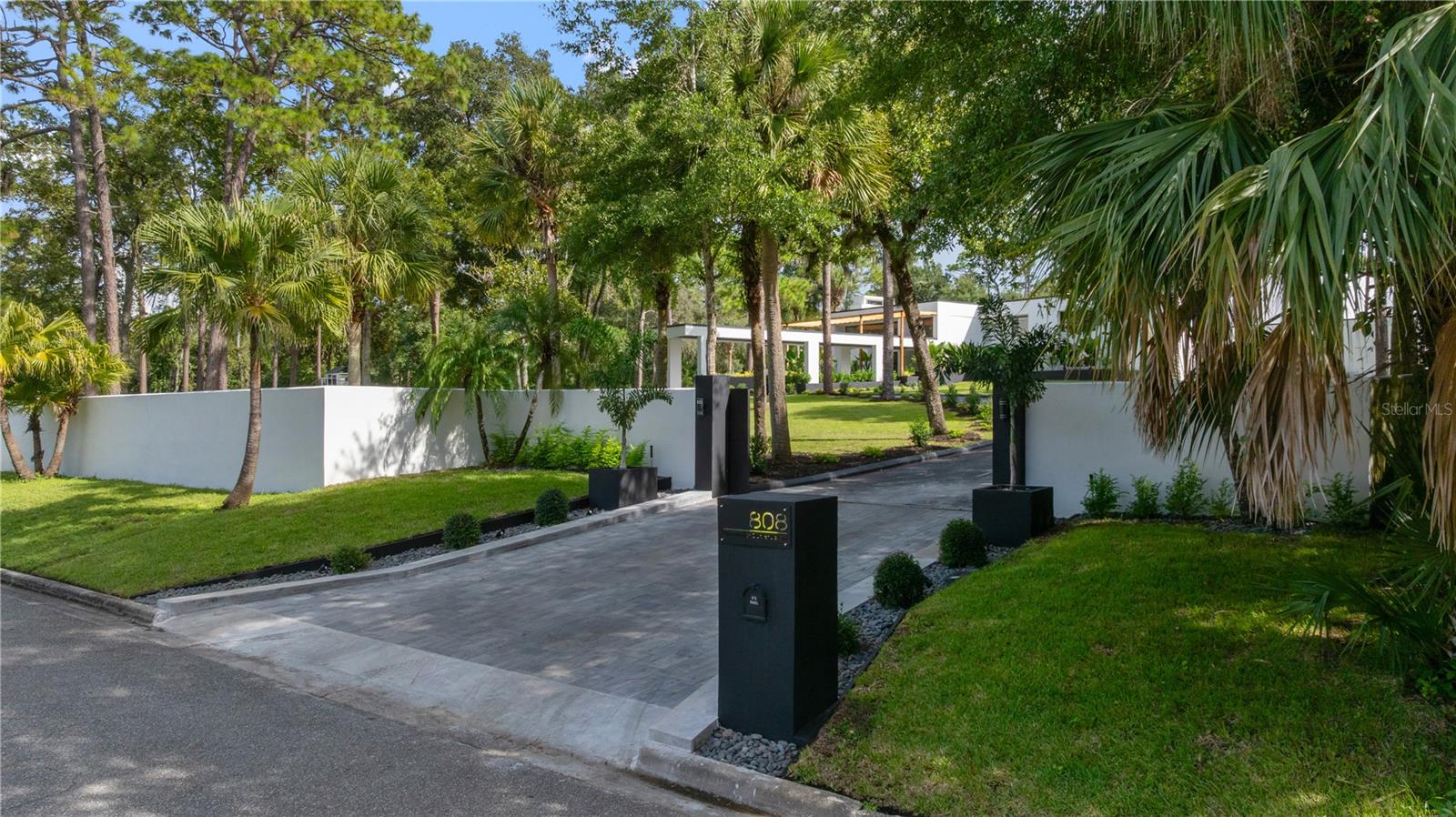808 SWEETWATER CLUB BOULEVARD