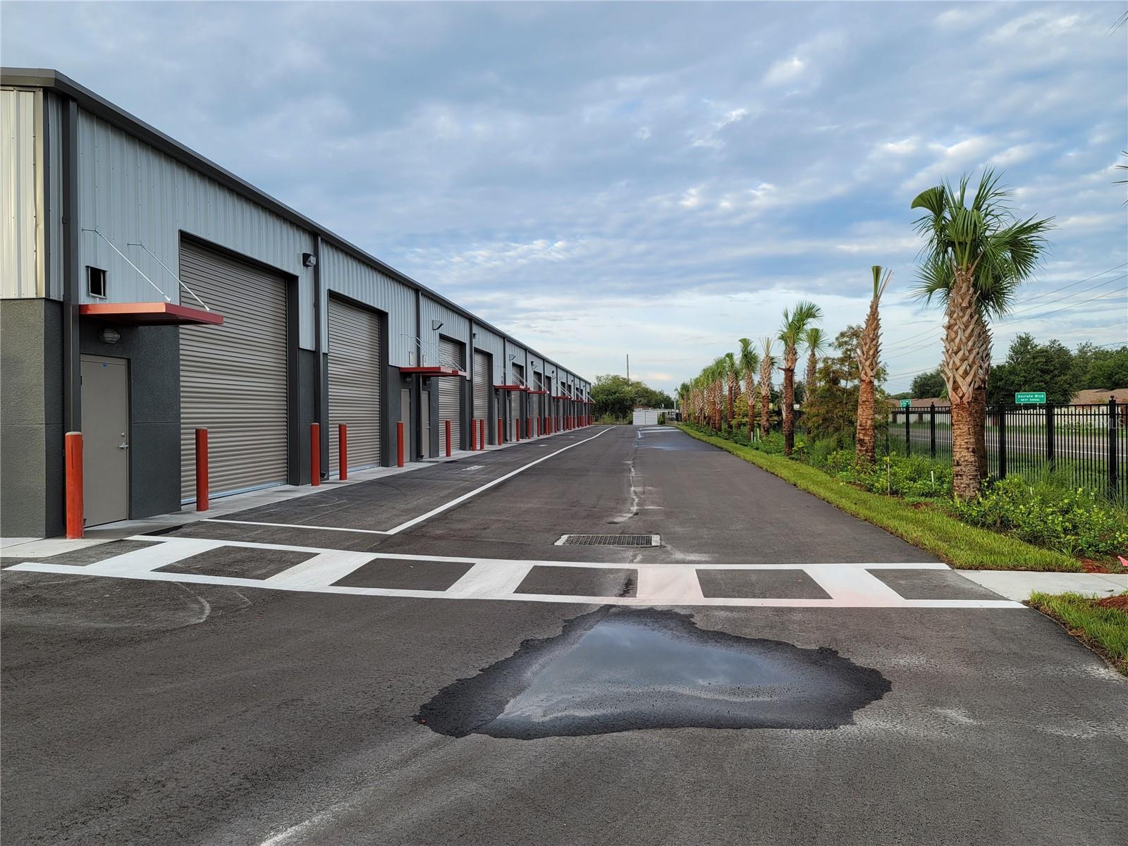 New Warehouse for lease on Alt19 and Louis Ave in Holiday. Available now !!!!!! 2,100 sf (26.5ft x 80ft), $2,350/ month (price includes tax) Great location, facing Alt 19, 14x14 ft doors, 18ft ceiling height, drive through. Long term lease does not include electricity or internet. This unit does have an area for an office and space for a restroom improvement. There is a common shared restroom on premises. Check municipalities for restrictions.