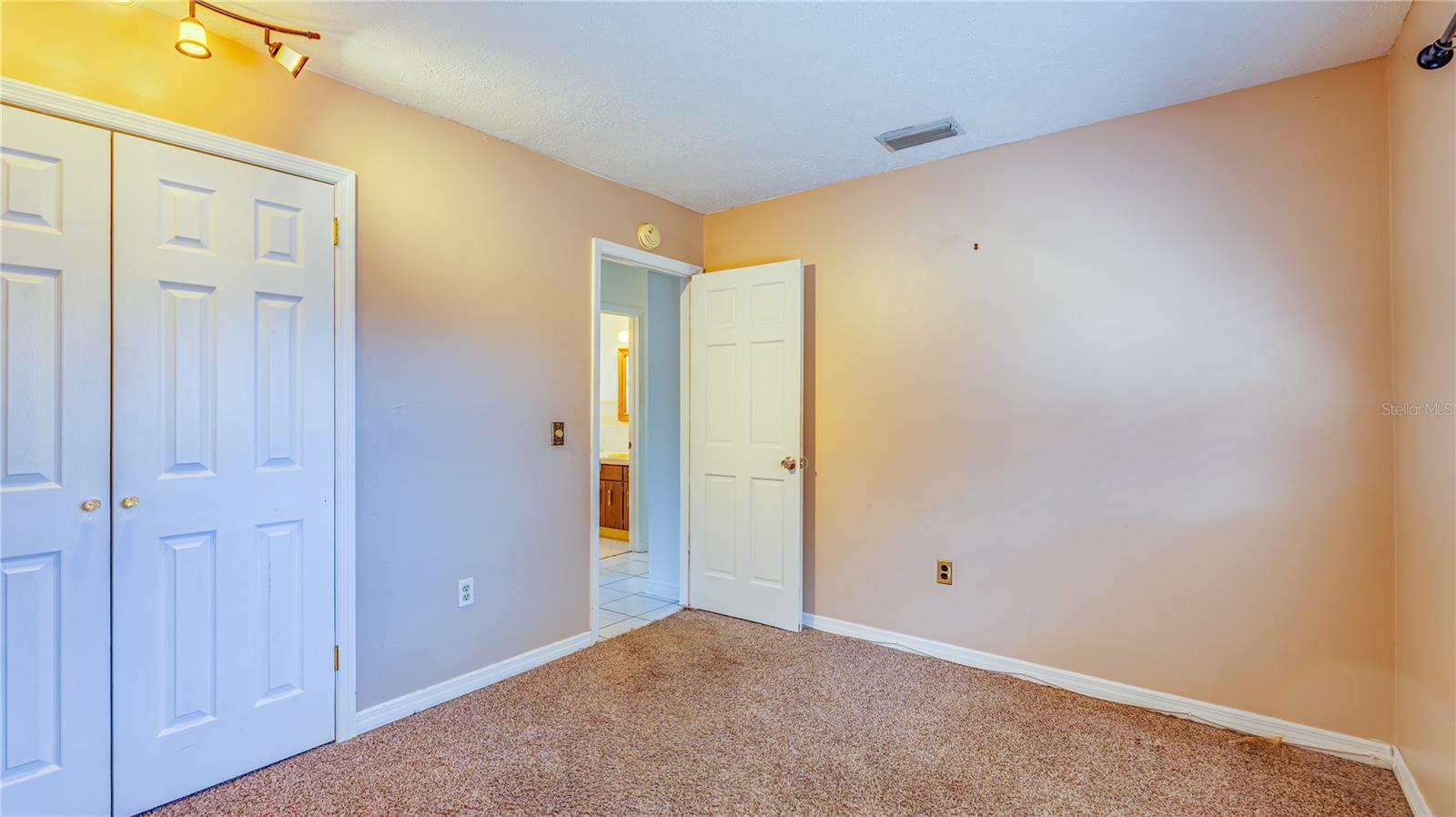 SOUTHWOOD HILLS UNIT 05 - Residential